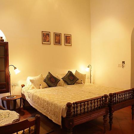 Готель Raheem Residency Alappuzha Екстер'єр фото